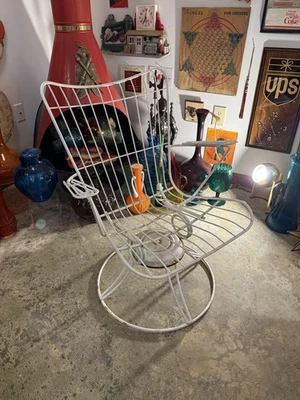 SILLÓN BASCULANTE DE PATIO GIRATORIO DE ALAMBRE BLANCO HOMECREST MODERNO DE MEDIADOS DE SIGLO VINTAGE Foto 1 de 4