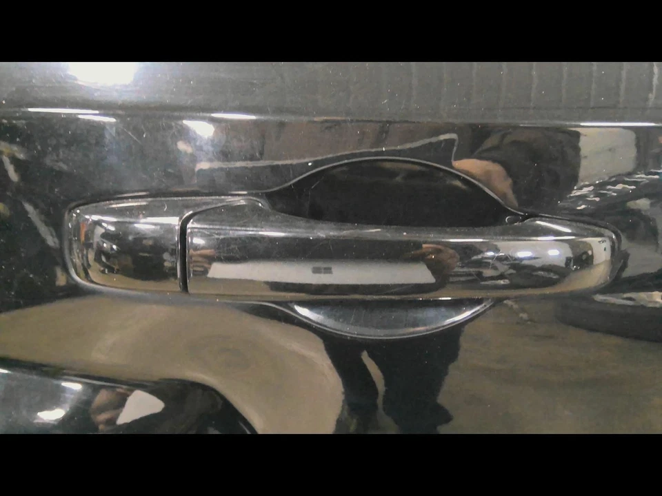 Used Rear Right Exterior Door Handle fits: 2015 Jeep Patriot assembly painted do Foto 1 de 4