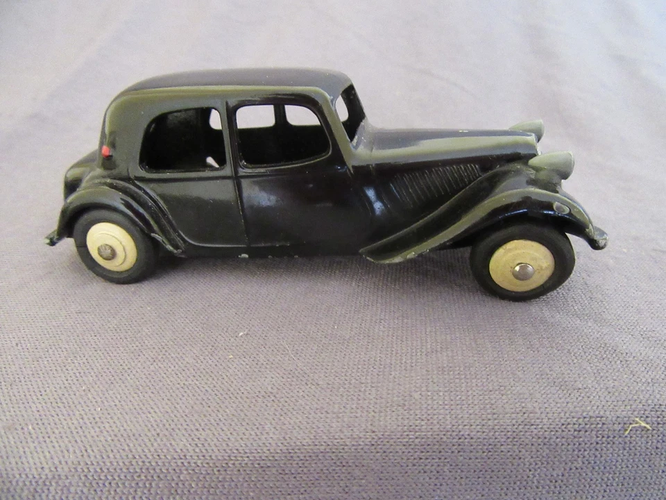 828F Vintage 1952 Dinky 24N Francia Citroën 11 BL Traction Avant Nero 1:43 - Immagine 1 di 4