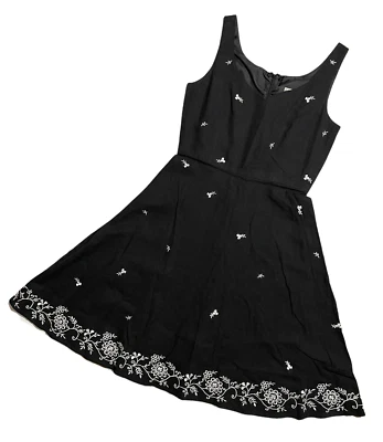 Linen Blend Floral Embroidered Dress 8P Petite 8 Black White A-Line Sleeveless - Image 1 of 4