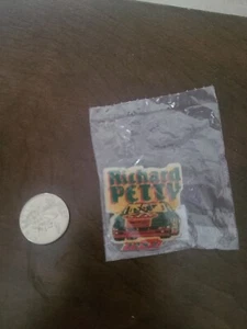 Nice 1992 Richard Petty #43 STP Metal Pin. NIP - Picture 1 of 2