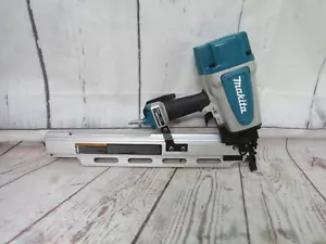 Makita AN924 3-1/2 inch 21 Degree Full Round Head Framing Nailer - Picture 1 of 12