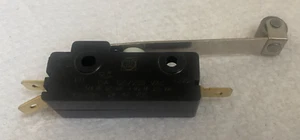 ZF 0E13-00K0 Roller lever Micro switch 15 A 125/250 VAC - Picture 1 of 4