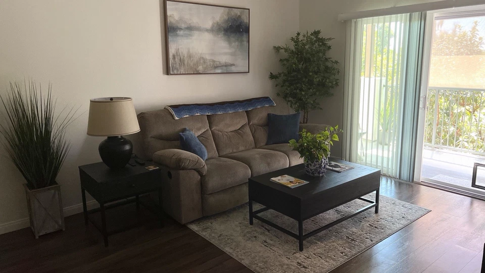 Double Reclining Couch - Image 1 of 2