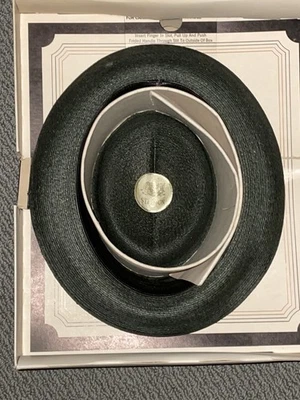 VINTAGE STETSON NEW YORK CLASSIC FEDORA  6 1/2”   Unused. Original Box - Image 1 of 4