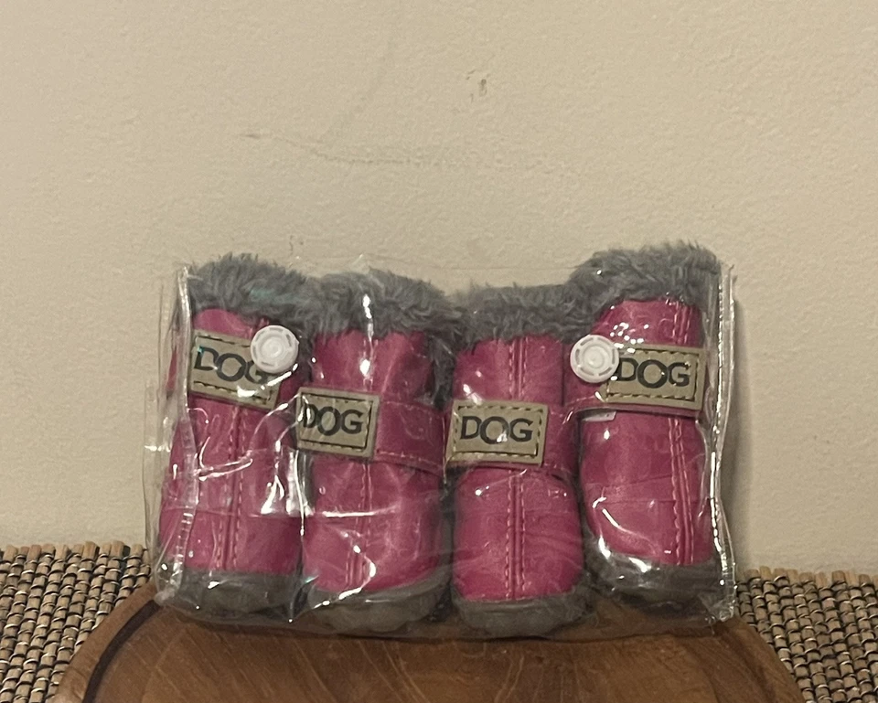Botas de Nieve para Perros Rosa Impermeables Invierno Perro Cálidas Zapatos de Piel Antideslizantes Nunca Usadas Foto 1 de 4
