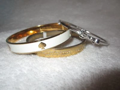 Lote de 3 Brazaletes Brazalete Kate Spade Blanco Plata Oro Esmalte Amigo Arco Firmado   Foto 1 de 4