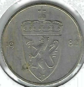 1982 Norway Circulated Olav V Crowned Shield Divides Date and Value 50 Ore Coin! - Picture 1 of 2