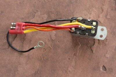 Relé de seguridad para ventana Thunderbird 1967-1971 y Lincoln 1968-1971 nuevo en stock Foto 1 de 2