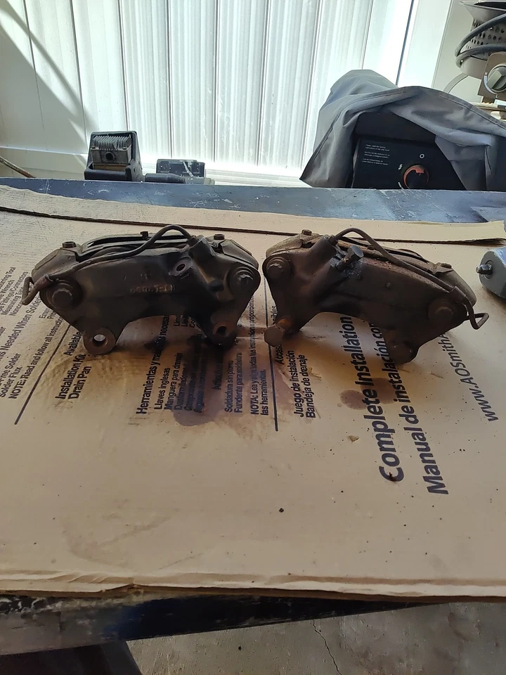 Pinzas de freno Ford Thunderbird Kelsey Hays 1965/66 Foto 1 de 4