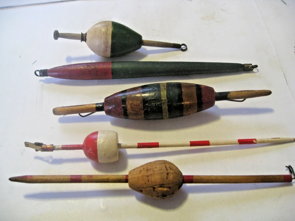 Lot of 5 Vintage Wooden Fishing Bobbers / Floats From Old Tackle Box - Image 1 of 4