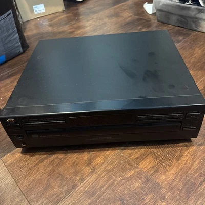 JVC XL-F108BK  Automatic 5 CD Changer Tested Working no remote  - Image 1 of 4