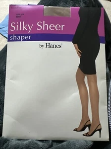 Hanes Silky Sheer Shaper Sandalfoot Pantyhose Size CD Medium Nude New In Package - Picture 1 of 3