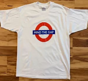 Mind The Gap T Shirt Men's London Underground Train Subway Vintage UK Large - Picture 1 of 5