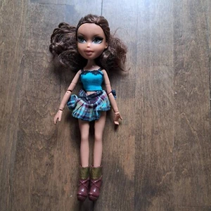 Bratz Sisterz Little Sister KIANI Puppe blau karierter Rock 2006 - Bild 1 von 3