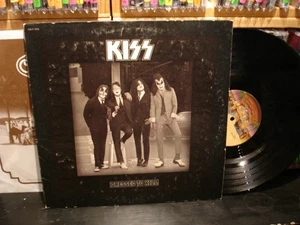 KISS ~ Dressed To Kill ~ Vintage LP Casablanca NBLP 7025 Filmworks Press - Picture 1 of 7