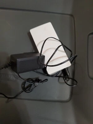 Tenda Network S108 8-Port 10/100 Mbps Desktop Switch Brand New - Image 1 of 2