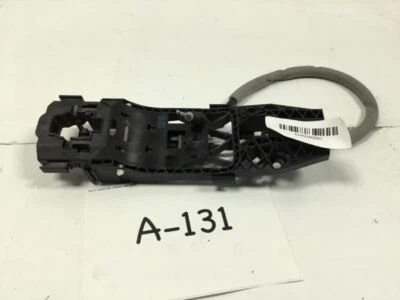 2009 2018 VOLKSWAGEN TIGUAN FRONT RIGHT DOOR EXTERIOR HANDLE BRACKET OEM+ - Image 1 of 4