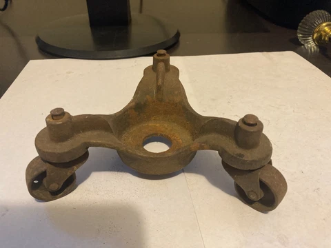 ANTIQUE INDUSTRIAL 3 SWIVEL WHEEL TRIPOD CAST IRON INVERTED FRAME MOVING CASTER Cover