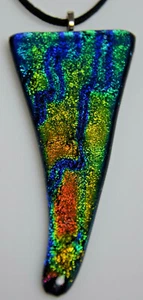 Hecho en EE. UU. 4" Colgante de Vidrio Dicroico Fundido con Collar de Cuero Suave de 18" P40 - Imagen 1 de 4