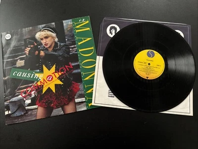 MADONNA ~ CAUSING A COMMOTION (P)1987 ~ 12" MAXI-SINGLE (4 Tracks) - Bild 1 von 2