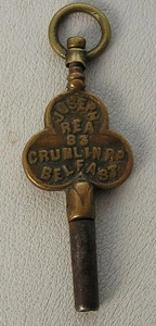 Antiguo Reloj Inglaterra Trébol Publicidad Joseph Rea Belfast Llave N1 - Imagen 1 de 4