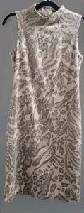 J McLaughlin Sz Small Cream Taupe Jaguar Sheath Sleeveless Faux Suede Dress - Bild 1 von 7