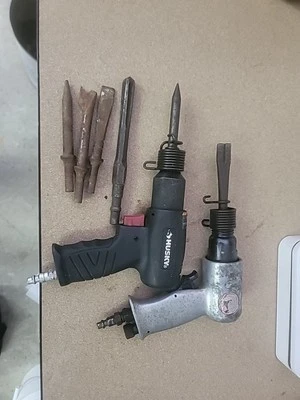 2 Air Hammers And Attachments. Husky H4630 And Champion. Tested - Image 1 of 4