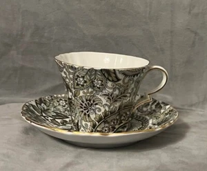 Vintage Royal Floral Paisley Teacup and Saucer England - Picture 1 of 5