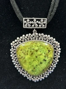 Gaspeite Pendant 1-3/8” Wide Vintage 1960s 16” Leather And Sterling Necklace C8 - Picture 1 of 12