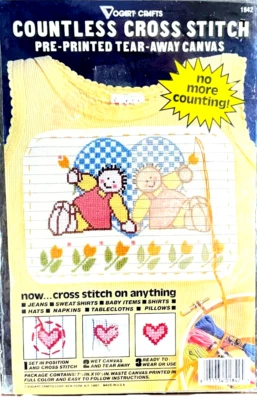 Tecido de costura pré-impresso Vogart ponto cruz CORAÇÃO E BONECAS - Imagem 1 de 4