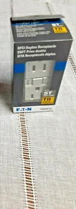 Salida dúplex Eaton gris 15 amperios resistente a manipulaciones TR6252GY-BX-LW - Imagen 1 de 2