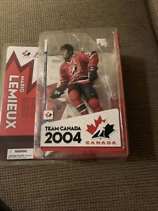 Mario Lemieux Team Canada 2004 McFarlane Figure LEMIEUX PENS MCFARLANE BRAND NEW