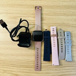Fitbit Versa 2 Health & Fitness Smart Watch Copper Rose Pink Band FB507 Ex Bands - Photo 1 sur 7
