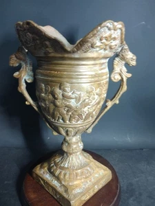 Vintage verzierte figürliche Bronze Gothic Vase Pompeji Trophäe schwer  - Bild 1 von 17