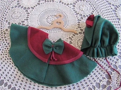 Conjunto de capa y sombrero para muñeca Heidi Ott de colección amigos fieles para muñeca de 18" con percha Foto 1 de 4