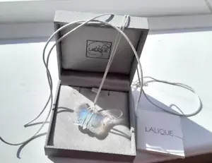 LALIQUE OPALESCENT LARGE BUTTERFLY WITH SILK CORD AND FREE SILVER LONG CHAIN. - Picture 1 of 10