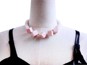12*7 mm Weiß Kissen Quadrat Rosa Koralle Halskette 18" Schmuck Markierung Angebot - Bild 1 von 6