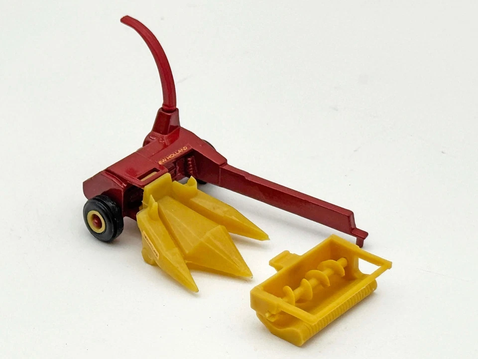 1/64 New Holland Pull Type Forage Harvester - Image 1 of 1