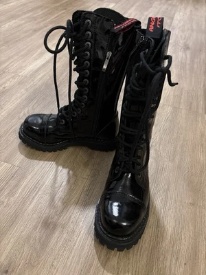 Angry Itch 14 Loch Stiefel Lack Schwarz Gr. 38 - Bild 1 von 3