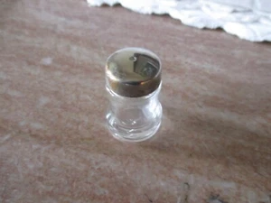 VINTAGE JAPAN AIR LINES JAL CLEAR GLASS SALT SHAKER - Picture 1 of 9