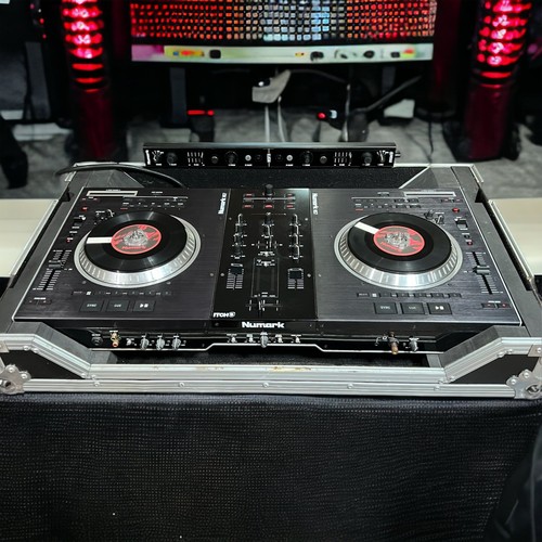 Numark NS7 DJ Turntable Controller With NSFX Control and Flight Travel