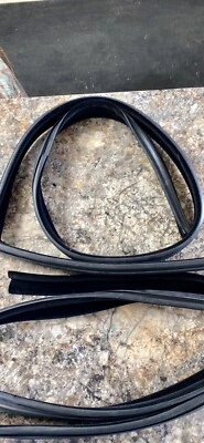 1983-86 Ford Thunderbird Стеклянные Каналы Запуска Американского Производства Неоригинальные Уплотнения. - Изображение 1 из 2