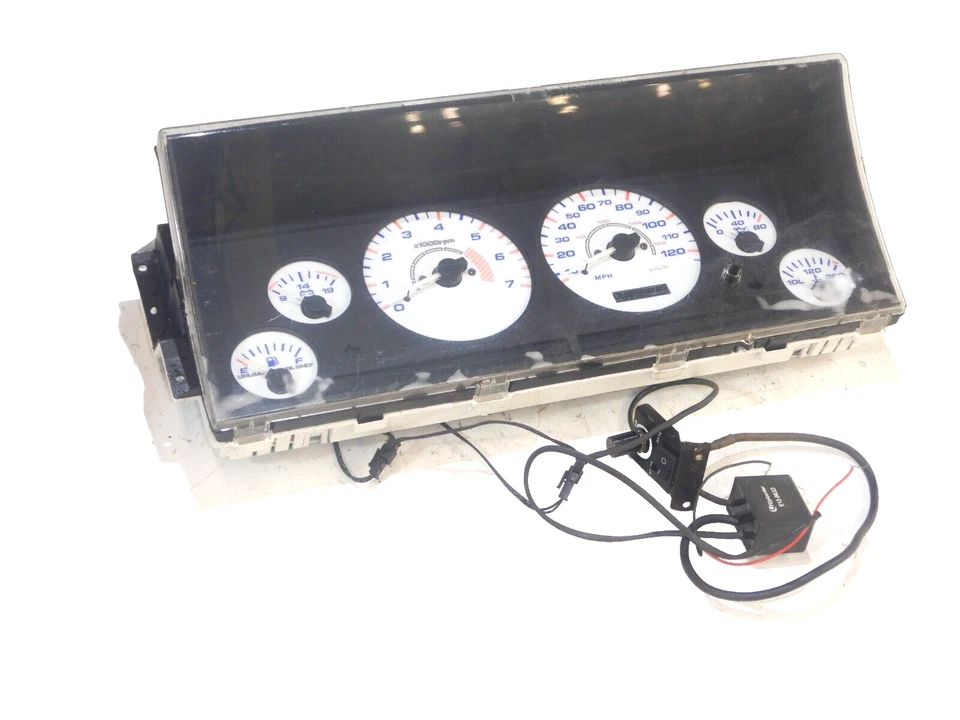 Cuadro de instrumentos velocímetro Jeep Grand Cherokee ZJ 96-98 56042593AA Foto 1 de 4