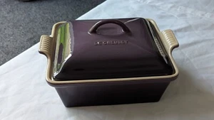 Cazuela cuadrada de gres LE CREUSET Heritage, 23 cm Cassis púrpura 1,6 L - Imagen 1 de 20