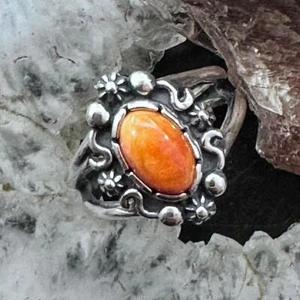 Carolyn Pollack Sterling Silver Orange Spiny Oyster Decorated Split Shank Ring - Picture 1 of 10