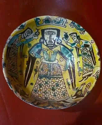 Антикварная ближневосточная исламская каллиграфическая и фигурная чаша - Изображение 1 из 4