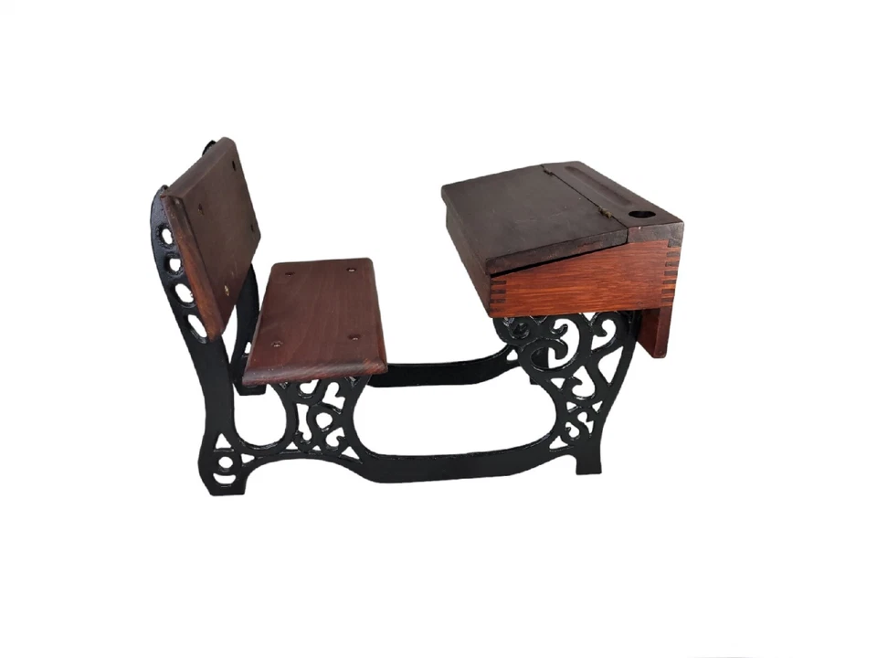 American Girl Doll Pleasant Company Samantha Escritorio Escolar Hierro Fundido Madera Retirada Foto 1 de 4