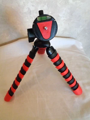 Vivitar Tri-Pod Spider 12” Camera Stand UPC: 021331648709 (#6156). - Image 1 of 4