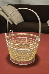 Weißer Drahtkorb mit gelben Perlen 8 Zoll Durchmesser - Bild 1 von 4